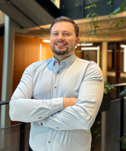 Artem Alieinikov -LetsReg